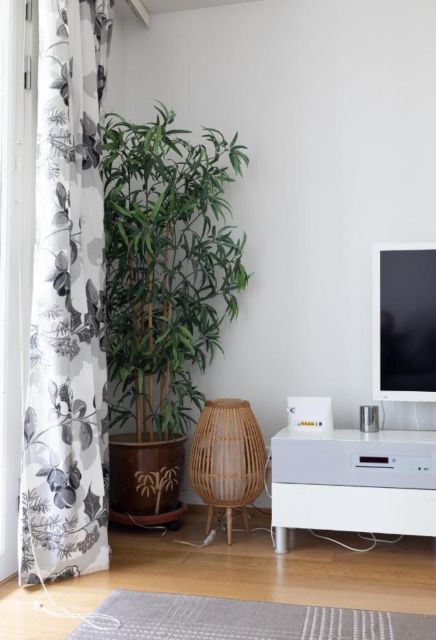 2Ndhomes Cozy 1Br Apartment With Balcony By The Central Station 헬싱키 외부 사진